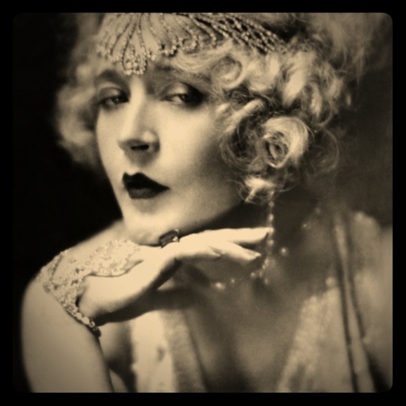 Meet your Posher, Lillian - Picture 1 of 1